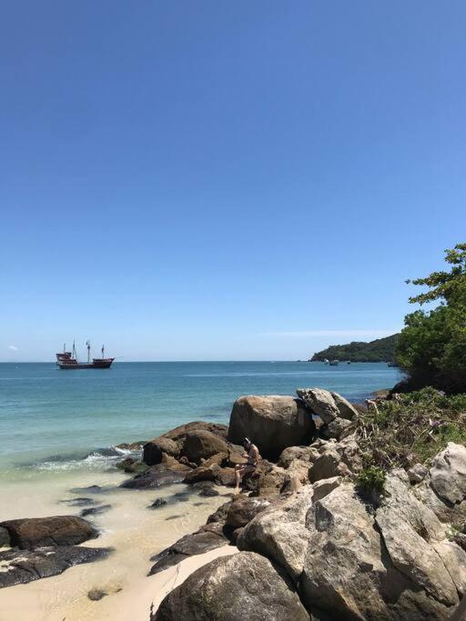 Apto Em Condominio No Centro De Bombinhas, Proximo Da Praia Zewnętrze zdjęcie