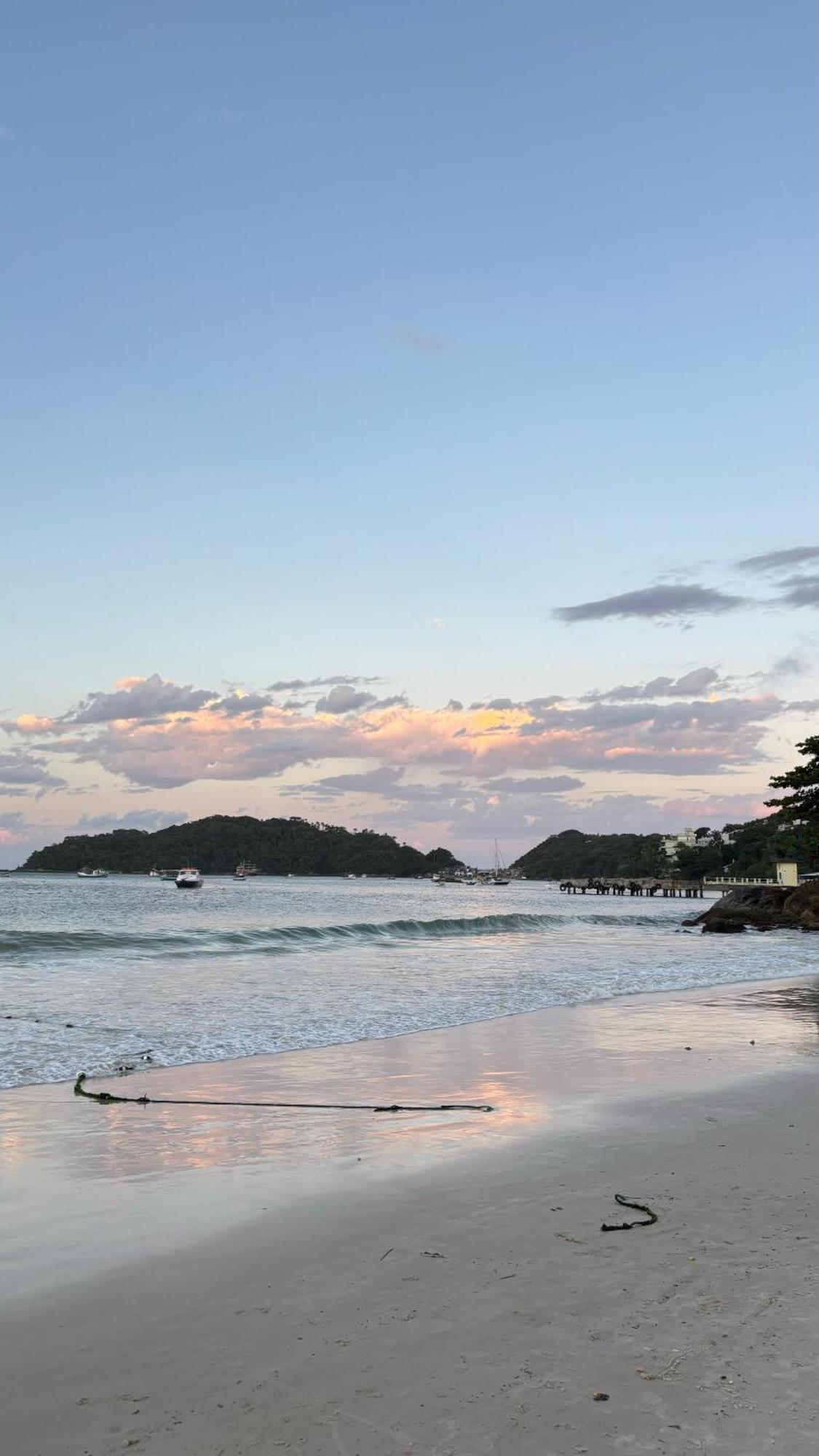 Apto Em Condominio No Centro De Bombinhas, Proximo Da Praia Zewnętrze zdjęcie